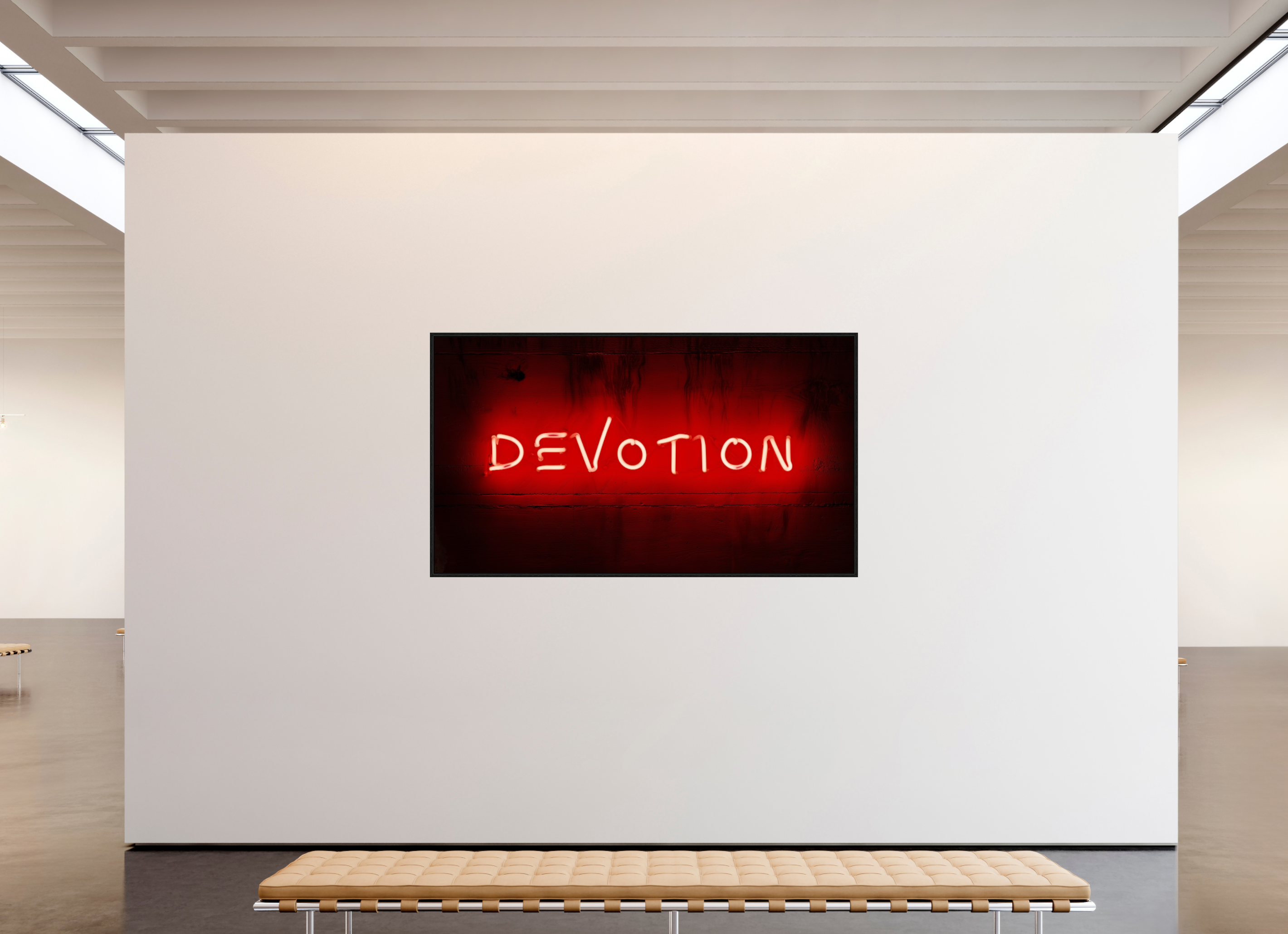 208 x 117 cm, Floater Frame Crimson Vow