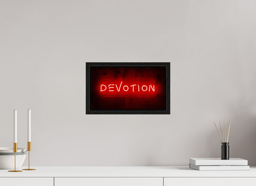 32 x 18 cm, Floater Frame Crimson Vow